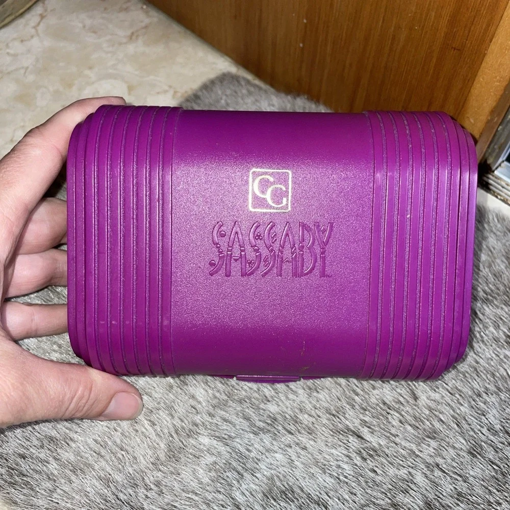 Vintage Purple Sassaby Cover Girl‎ Organizer Beauty Hair Things